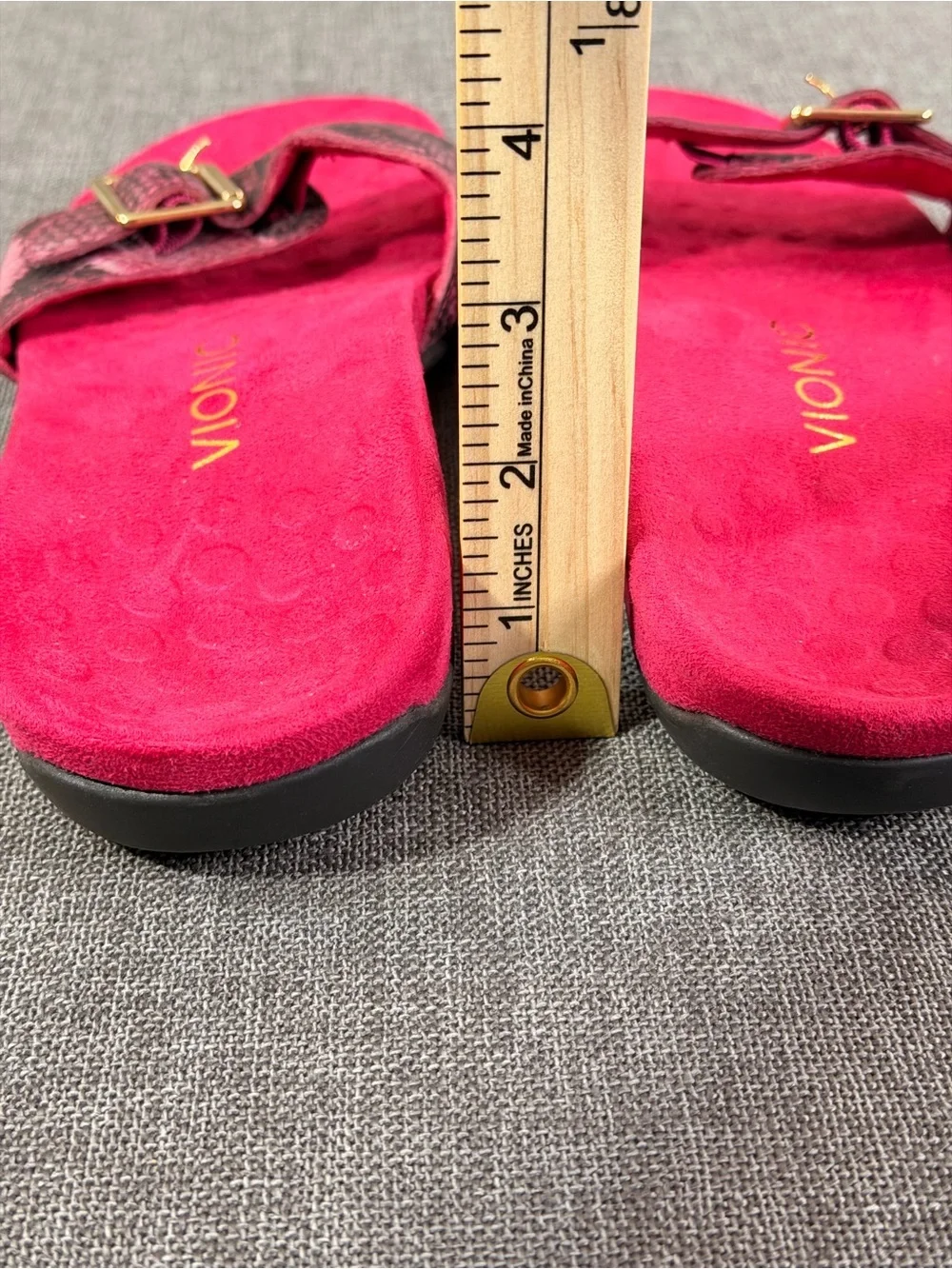 Vionic Hot Pink Snake-Print Slide Sandals with Gold Buckles 8 Women’s Wedge